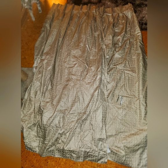 2 drapes panels 3x6 each with hooks - Picture 1 of 4